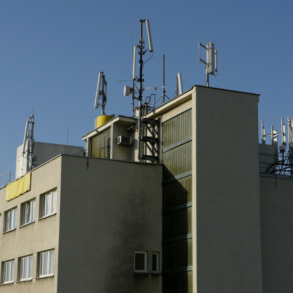 aluguel de antenas no topo do prédio